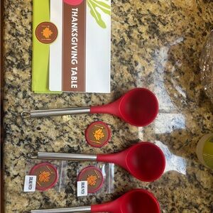 Raddish Kids Thanksgiving Table Set